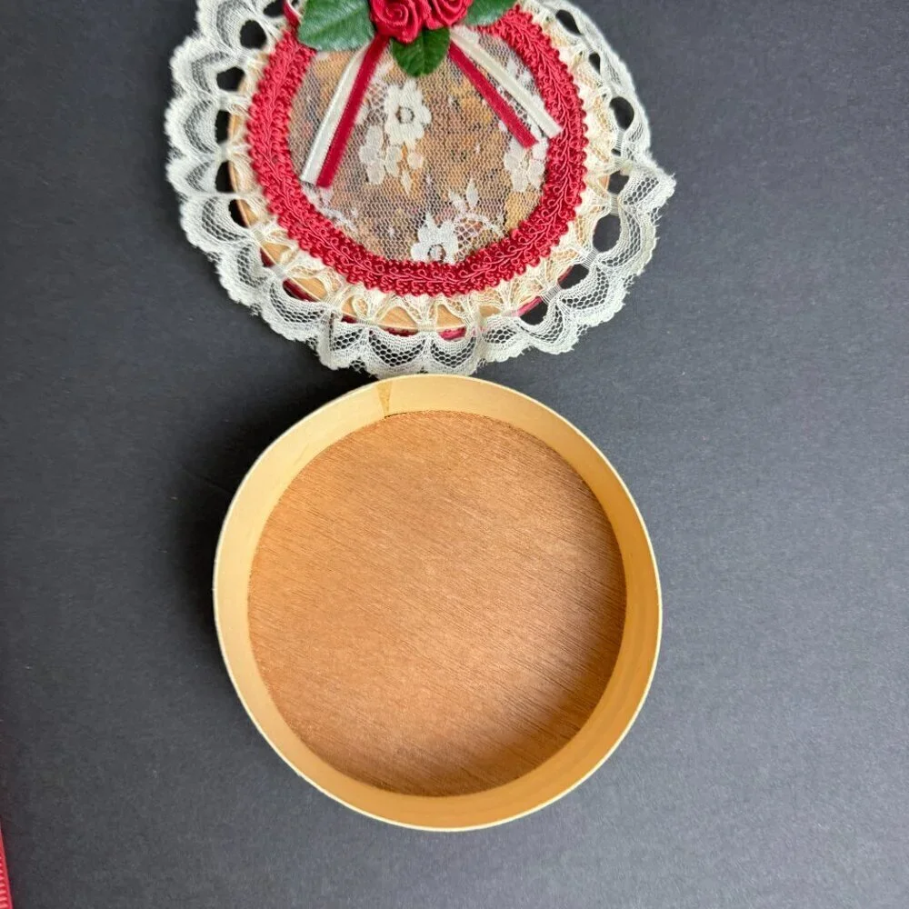 Vintage Round Lace Satin Roses Small Jewelry Trinket  Box